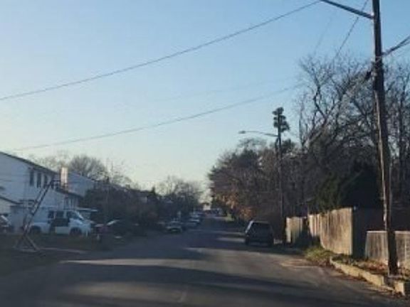Exterior Neighborhood (street photo)