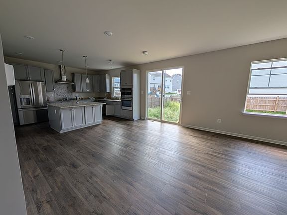3rd image of 18 Cabots St
