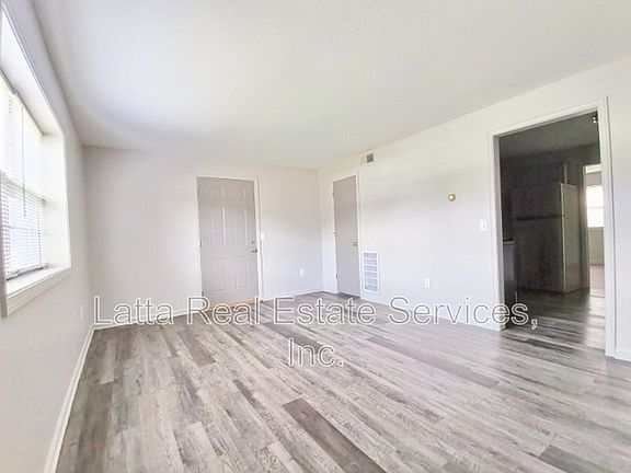 3rd image of 301 W 31st St #102-B