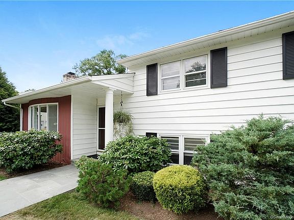 2nd image of 36 Nutmeg Ln