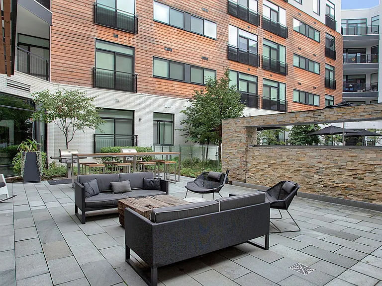 Eastside Bond — Photo 15