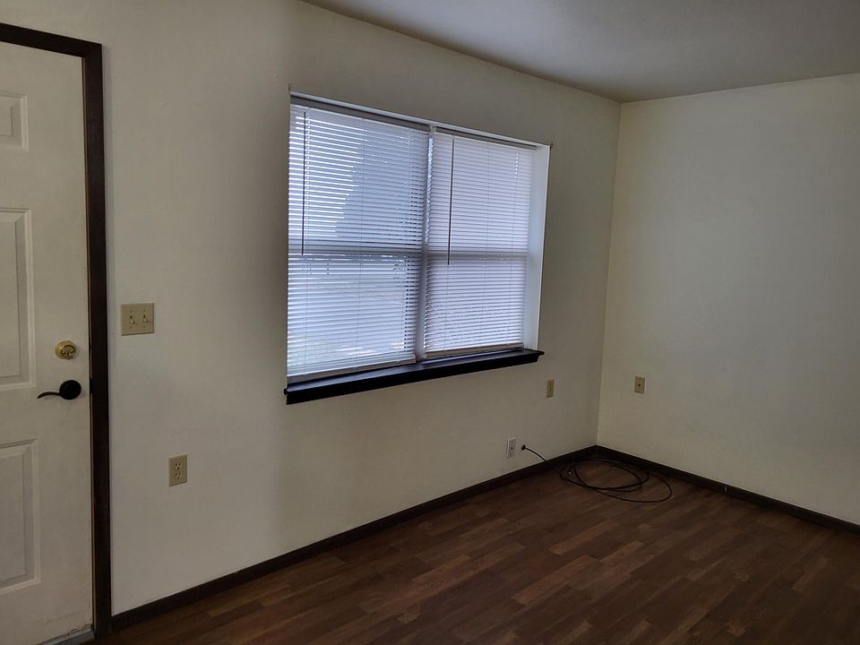 102 N Cedar St 9, Eskridge, KS 66423 Zillow