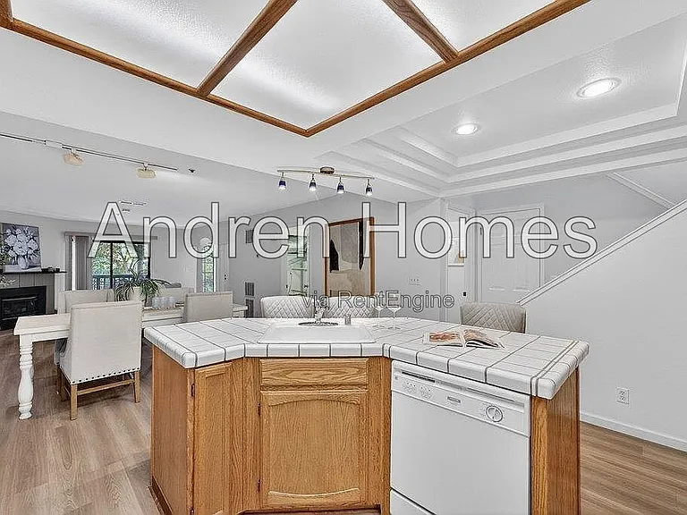 79 S Branciforte Ave — Photo 18