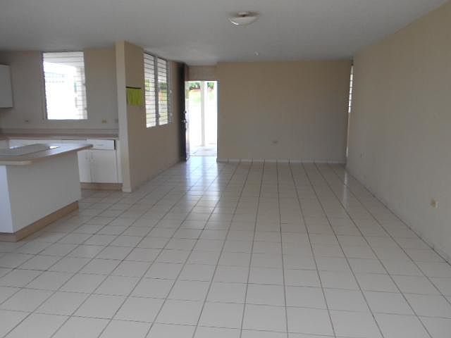 2nd image of 115 Calle Reina