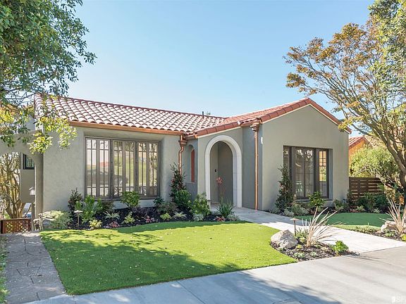 2nd image of 135 Cerritos Ave
