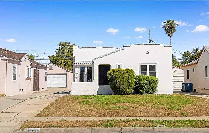 2925 W Shorb St — Photo 4