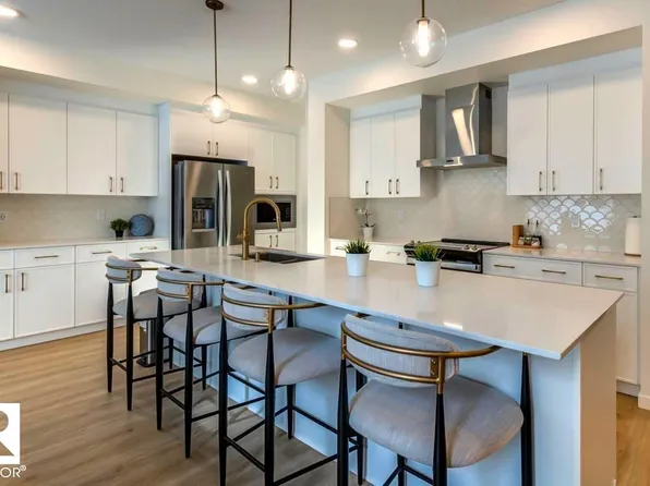 87 Elsinore Pl NW, Edmonton, AB T5X 0M6