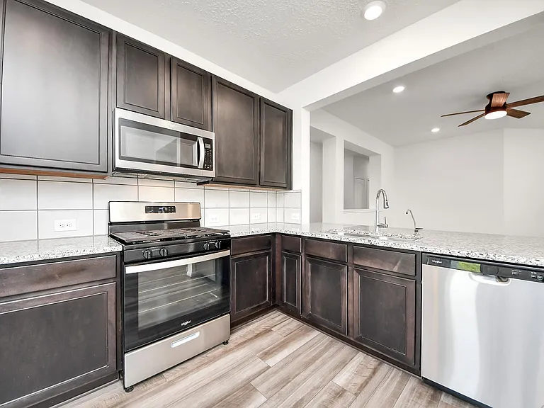 22830 Brisbee Ln — Photo 7
