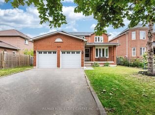 829 Stargazer Dr, Mississauga, ON L5V 1C5