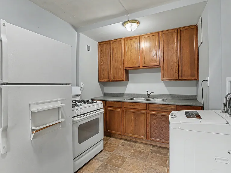 Kitchen & in unit laundry