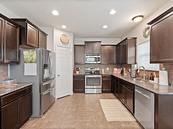 2nd image of 5516 Pinery Dr