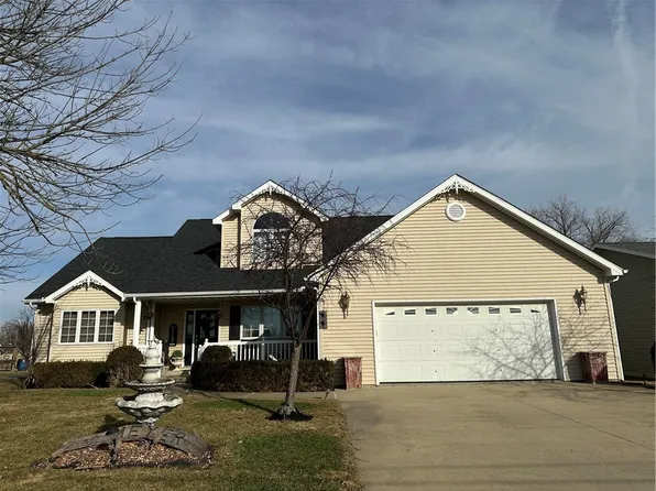 655 E North 9th St, Shelbyville, IL 62565