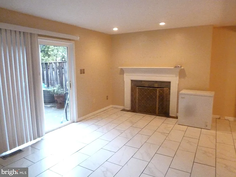 704 Allenview Dr — Photo 5