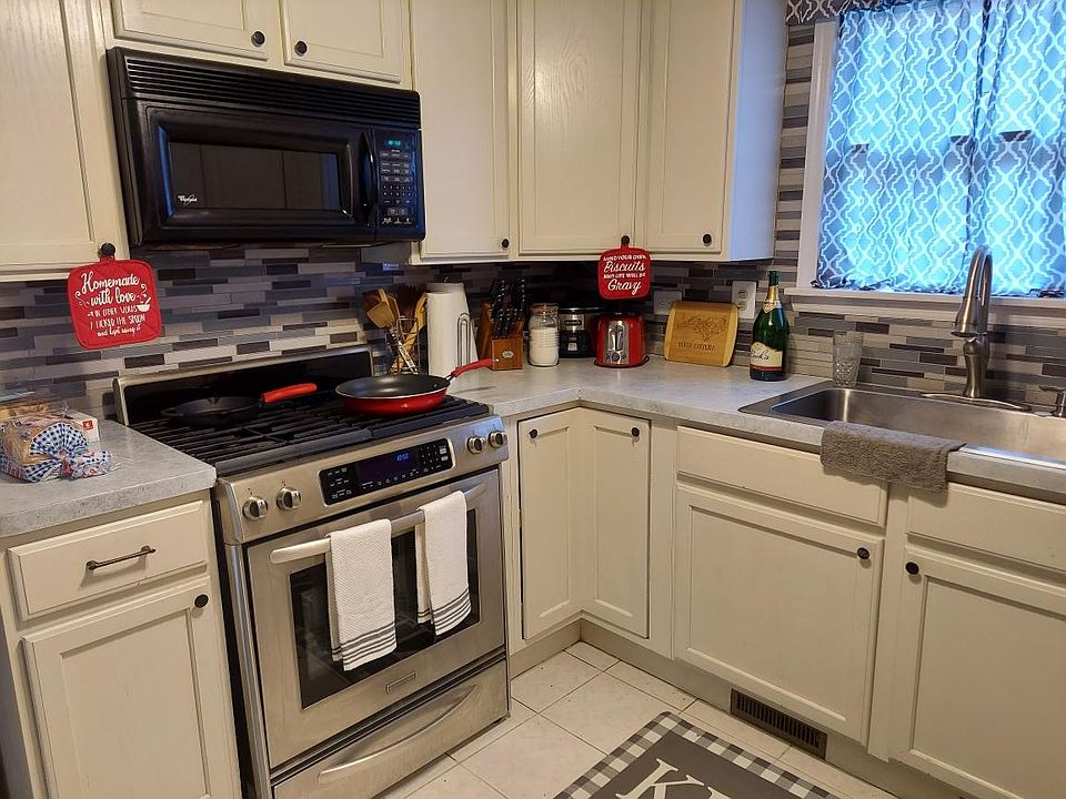 1st image of 809 Richmond St #1