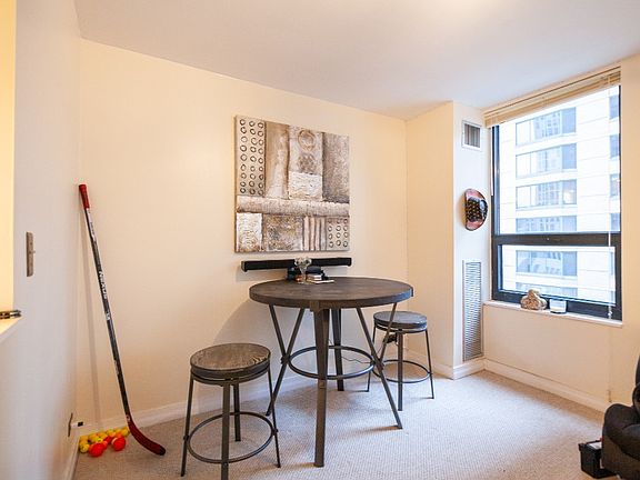 4th image of 401 E Ontario St APT 1506