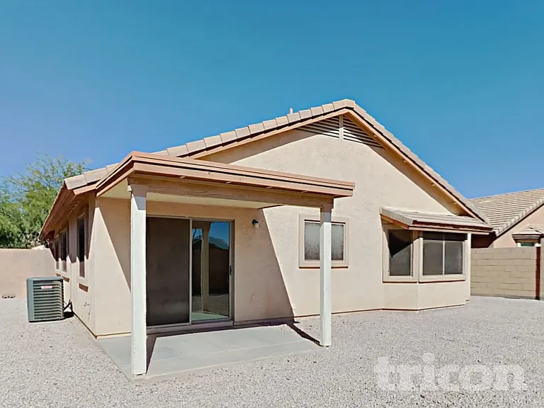 25683 W Saint Kateri Dr — Photo 17