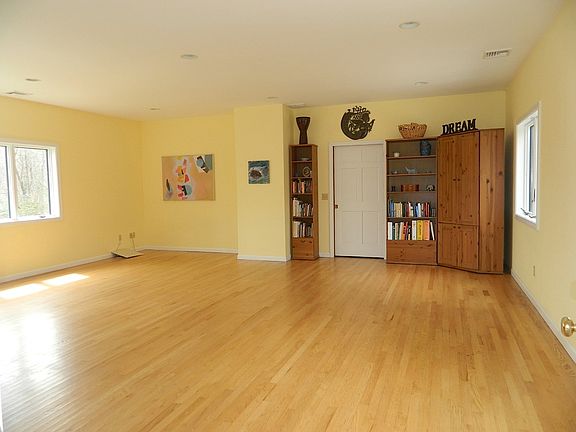 Bonus room/studio