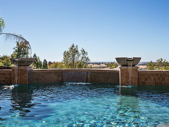 2nd image of 407 Serpa Way
