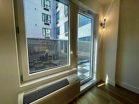 3rd image of 1048 President St #4