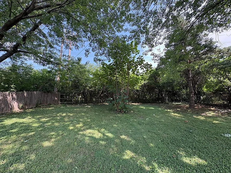 1300 Eastridge Dr — Photo 34