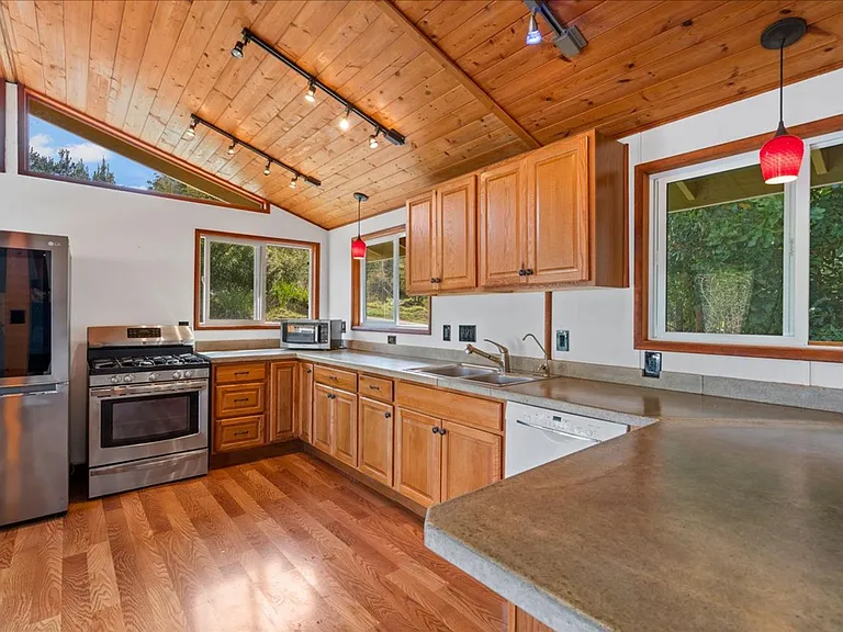 31 Hapapa Rd #B — Photo 11
