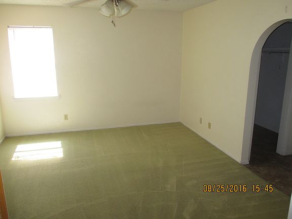 4th image of 1913 Meadowbrook Dr