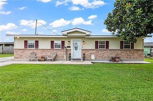 2130 N Butterfly Cir Photo 1