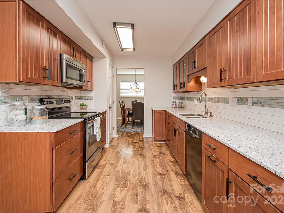 1st image of 10933 Hunter Trail Ln