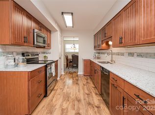 10933 Hunter Trail Ln, Charlotte, NC 28226