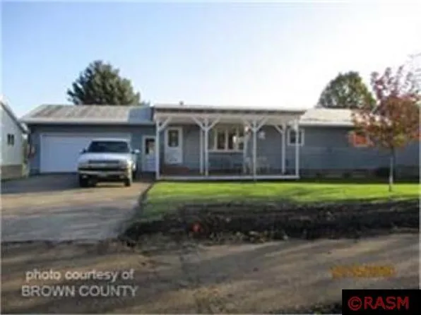 921 S Front St, New Ulm, MN 56073