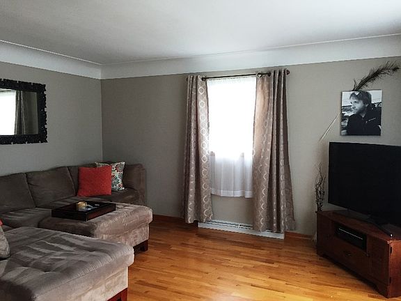 3rd image of 406 W Smith St