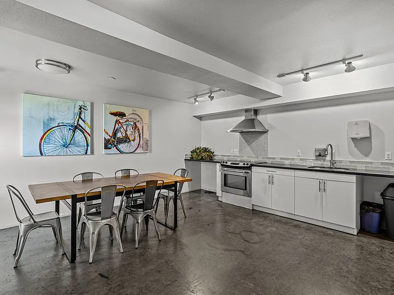 Horizon Greenwood Apartments — Photo 3