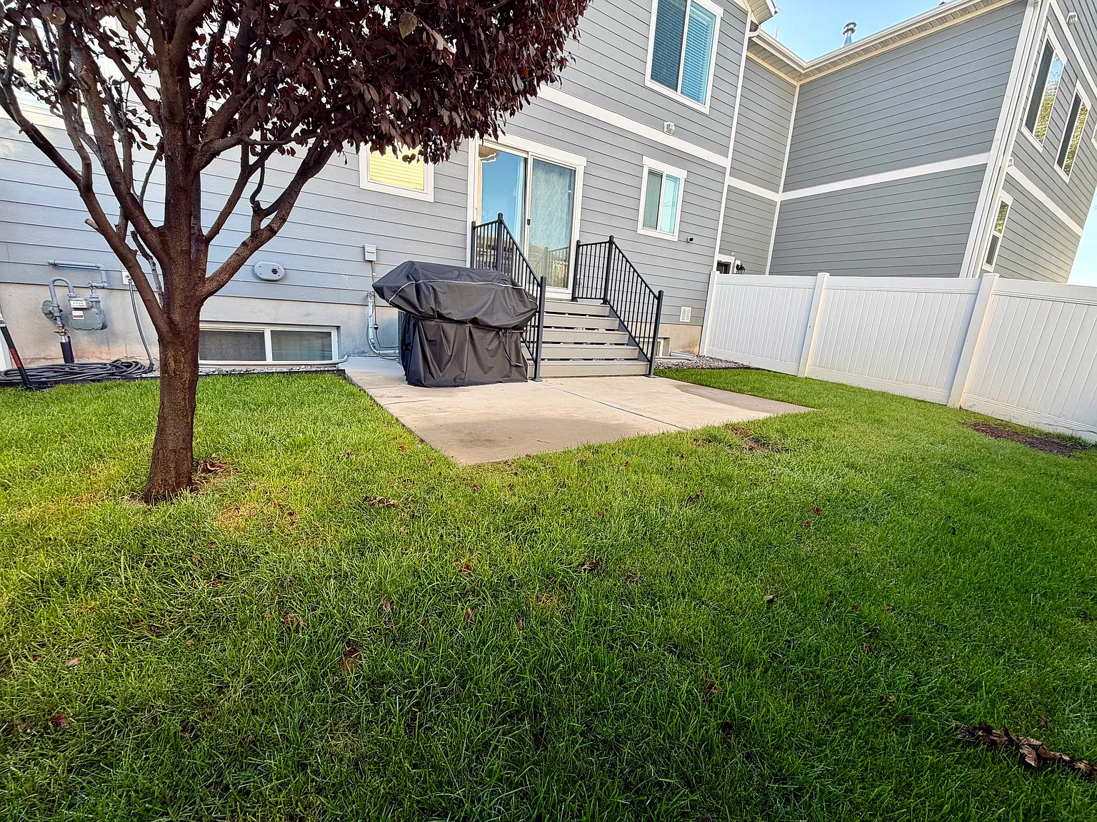 4 bed, 2.5 bath, 2700 sqft, $2,800 — Photo 4