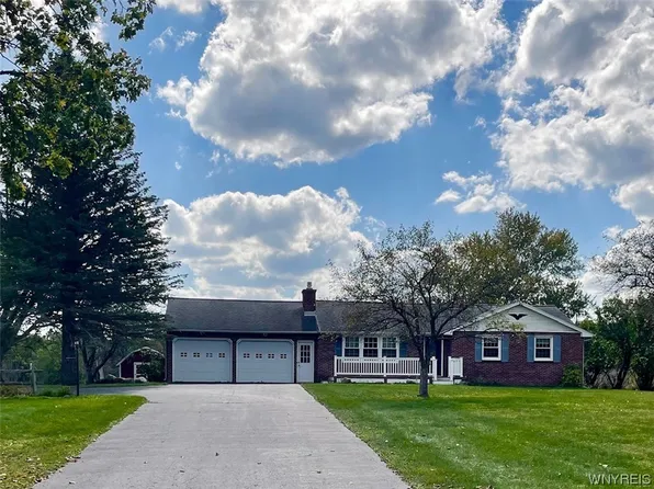 2290 W Blood Rd, East Aurora, NY 14052