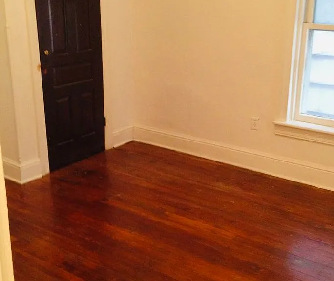 527 E Philadelphia St #2 — Photo 2