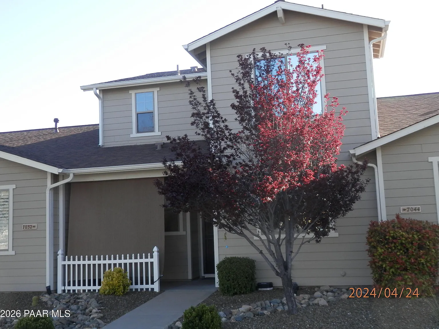 3 bed, 2.5 bath, 1745 sqft, $2,194 — Photo 1
