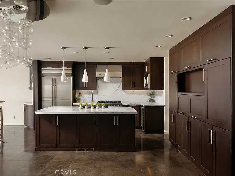 315 Carnation Ave — Photo 8