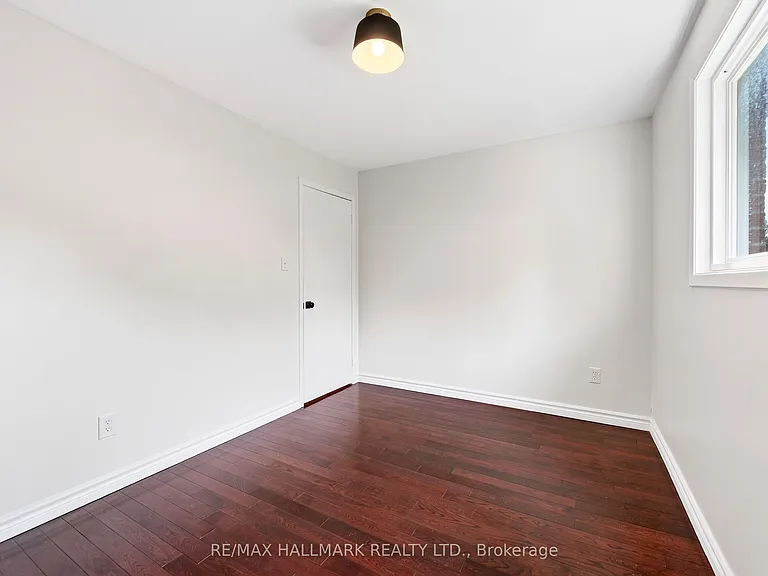 402 Kingston Rd — Photo 21