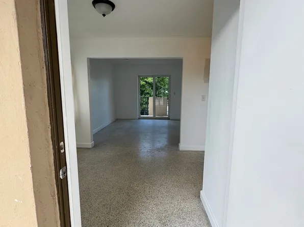 1361 SW 4th St #4, Miami, FL 33135