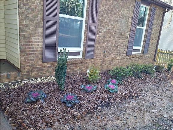 3rd image of 6830 Honey Hurst Ln