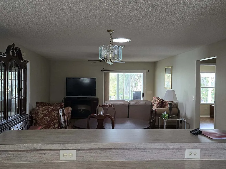 3327 Woodridge Dr — Photo 24