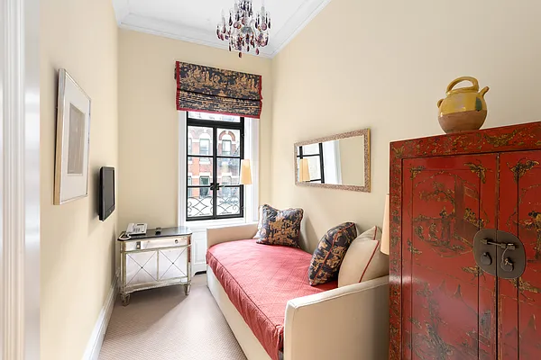 Sold by Douglas Elliman | media 16