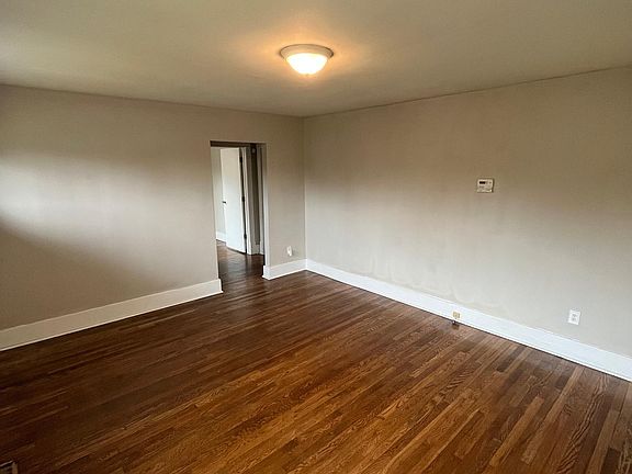 5th image of 8908 Olden Ave