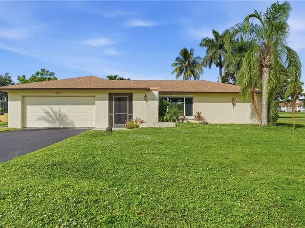 223 Pine Valley CIR, NAPLES, FL 34113