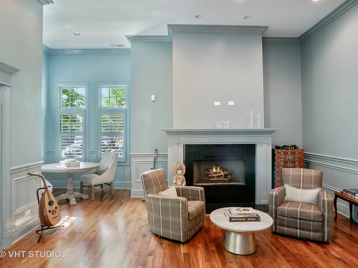 4200 N Oakley Ave, Chicago, IL 60618 | Zillow