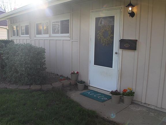 3rd image of 1343 Dewitt Dr