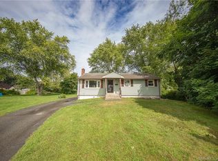 10 Mark Trl, Groton, CT 06340