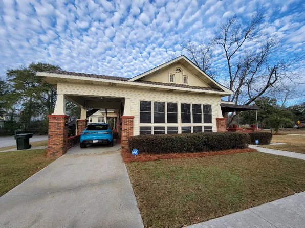 303 S Zetterower Ave #B, Statesboro, GA 30458