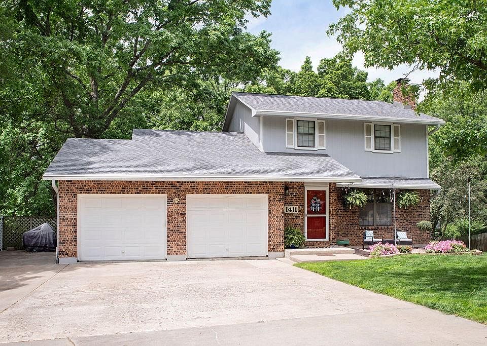 1st image of 1411 Woodlawn Dr