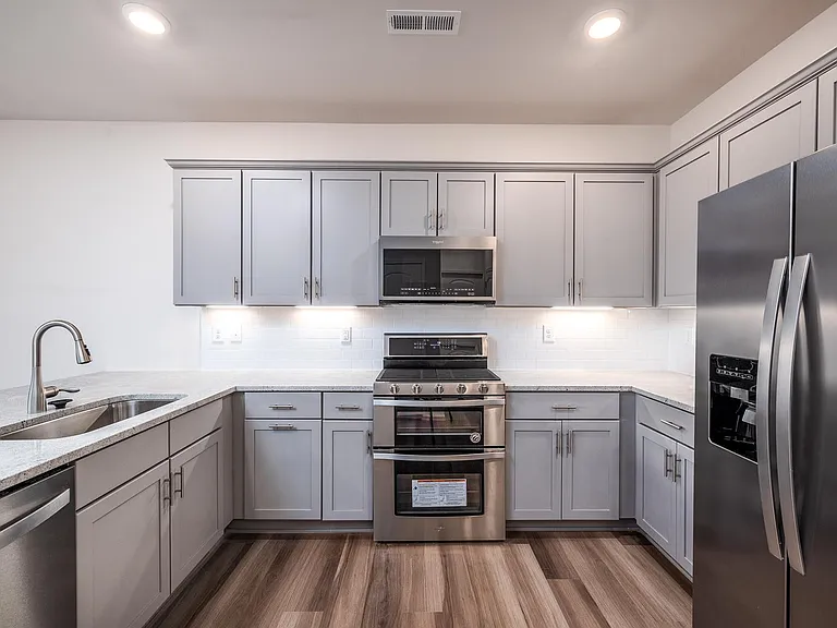3322 Glenn Hope Way — Photo 3